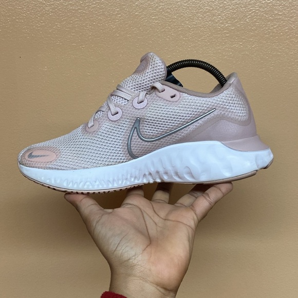 Nike Renew Run “Barely Rose” - Picture 7 of 17